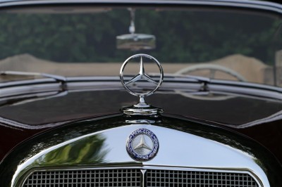 Znaczek Mercedes Benz