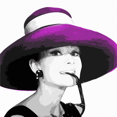 Audrey Hepburn we fioletowym kapeluszu