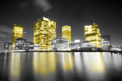 BG668 Żółte światełka na nocym zdjęciu z Londynu