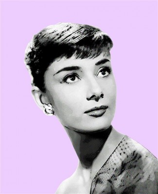 Audrey Hepburn kusi spojrzeniem