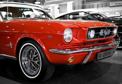 Czerwony Mustang