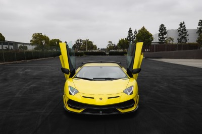 Lamborghini z podnoszonymi drzwiami